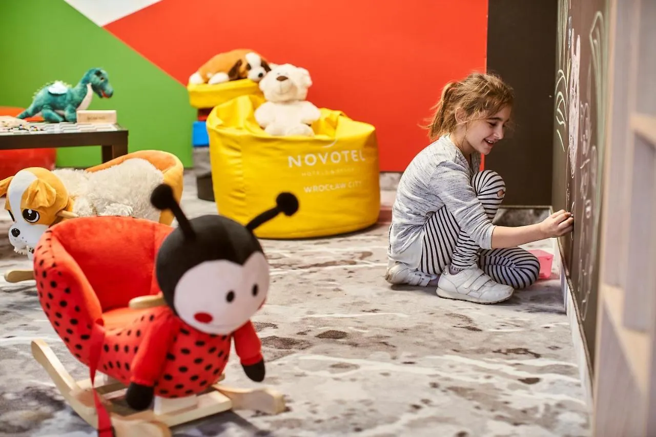*** מלון Novotel Wroclaw City פולין